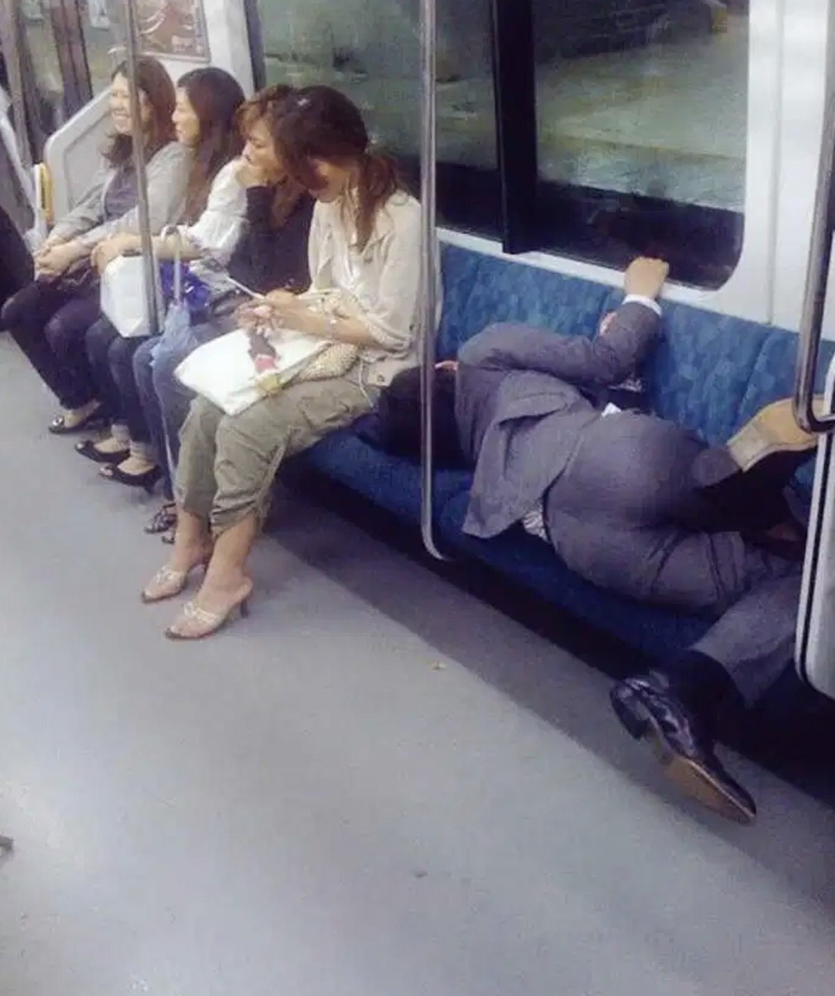 40 Saturday Morning Randoms to Feast Upon 